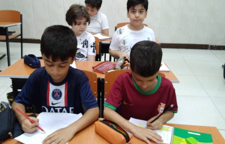 هنر: آشنایی با زندگی زرافه و آموزش نقاشی