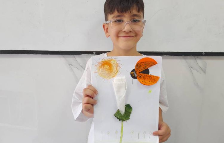 هنر - استفاده از دایره های کاغذی رنگی و کولاژ 2