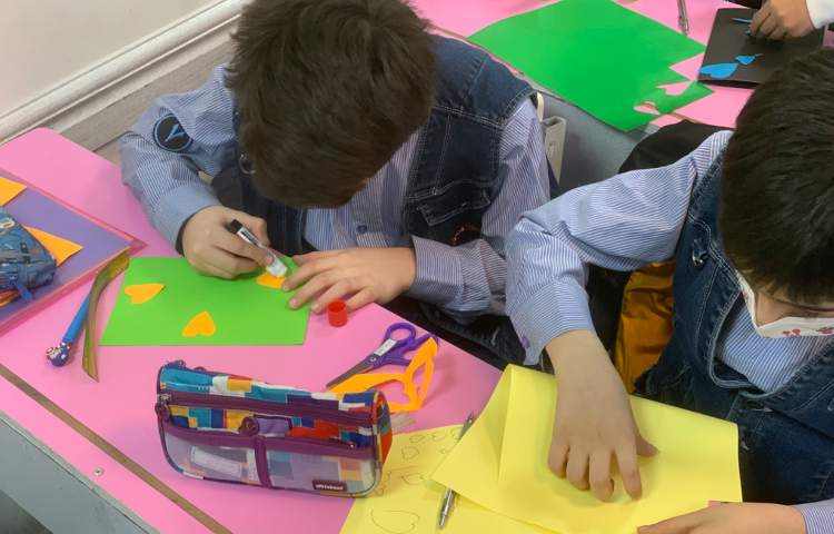 هنر - به مناسبت روز مادر کارت پستال درست کردند 4