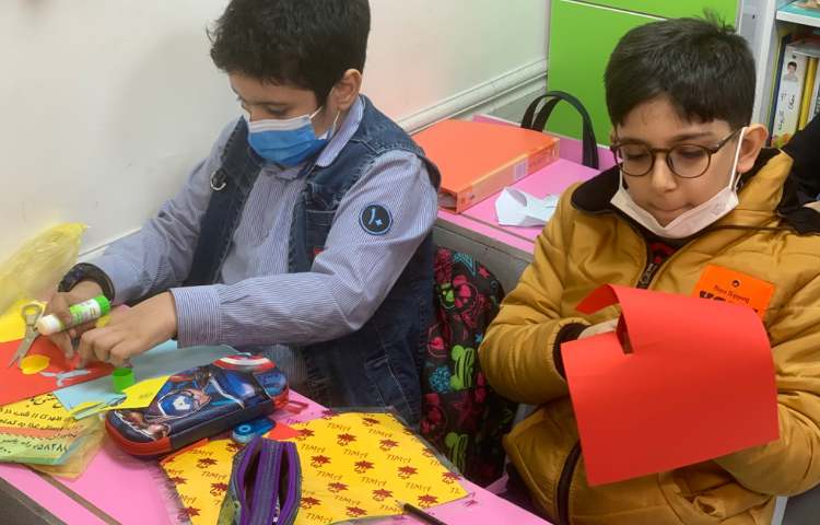 هنر - به مناسبت روز مادر کارت پستال درست کردند 5