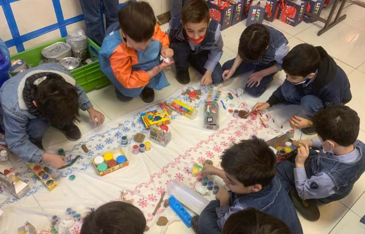 هنر- جلسه دوم رنگ امیزی سفال 1