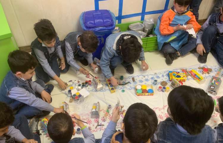 هنر- جلسه دوم رنگ امیزی سفال 2