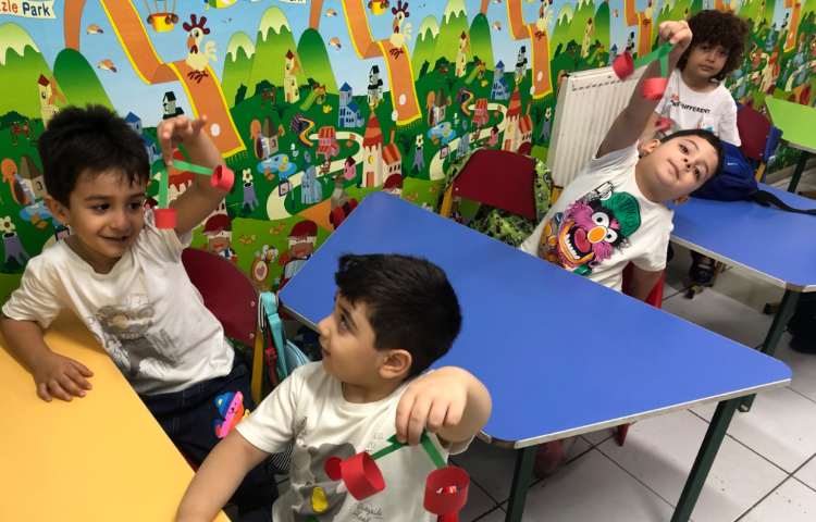 هنر ، درست کردن آلبالو و وصل کردن آنها به درخت کلاس 2