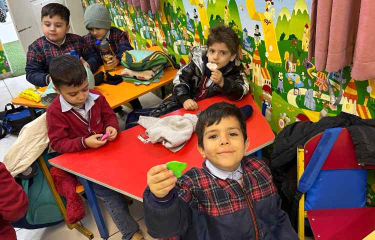 هنر -ساخت جا عکسی با خمیر کلی 3