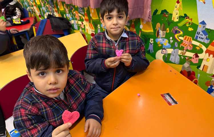 هنر -ساخت جا عکسی با خمیر کلی 4