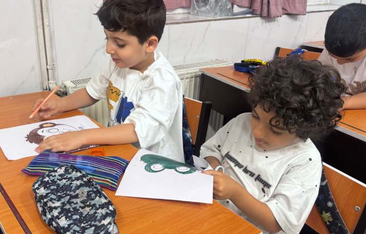 هنر- ساخت ماسک همراه با رنگ امیزی و‌برش کاغذ 5
