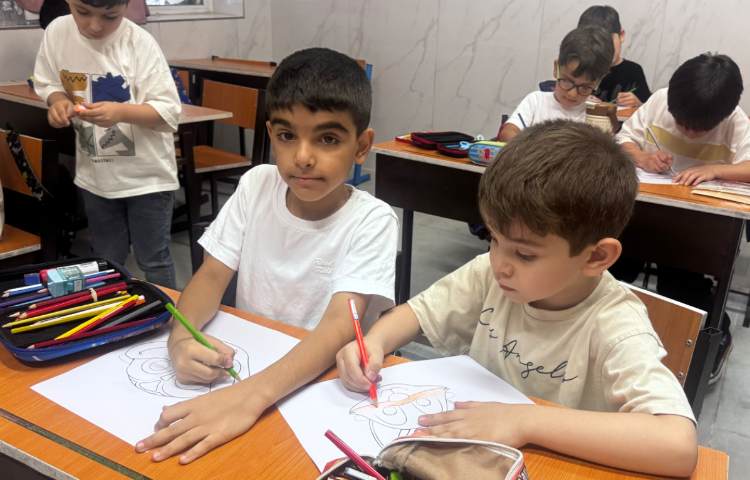 هنر- ساخت ماسک همراه با رنگ امیزی و‌برش کاغذ