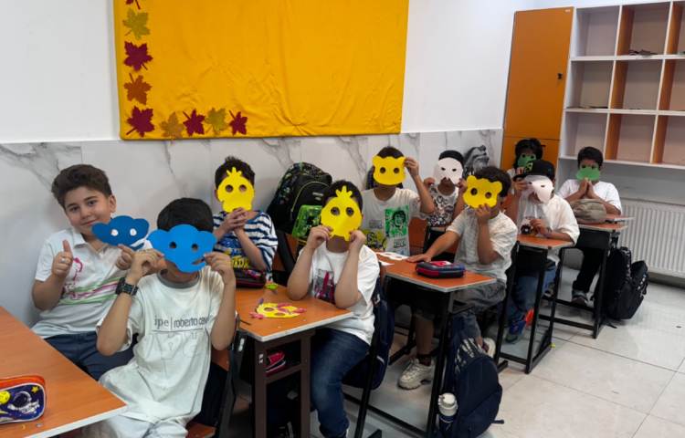 هنر- ساخت ماسک همراه با مقوا 1