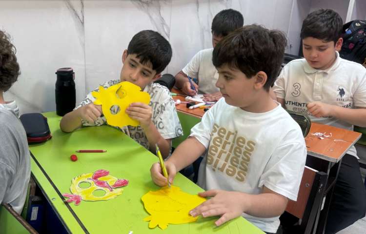 هنر -ساخت ماسک همراه با مقوا 3