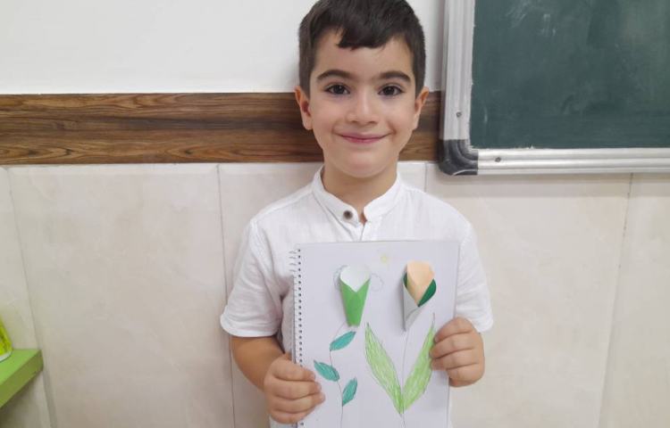 هنر - ساخت گلهای کاغذی با دایره های رنگی 2