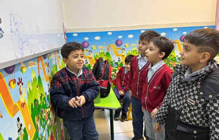 هنر - نقاشی خلاقانه پای تخته ای 2