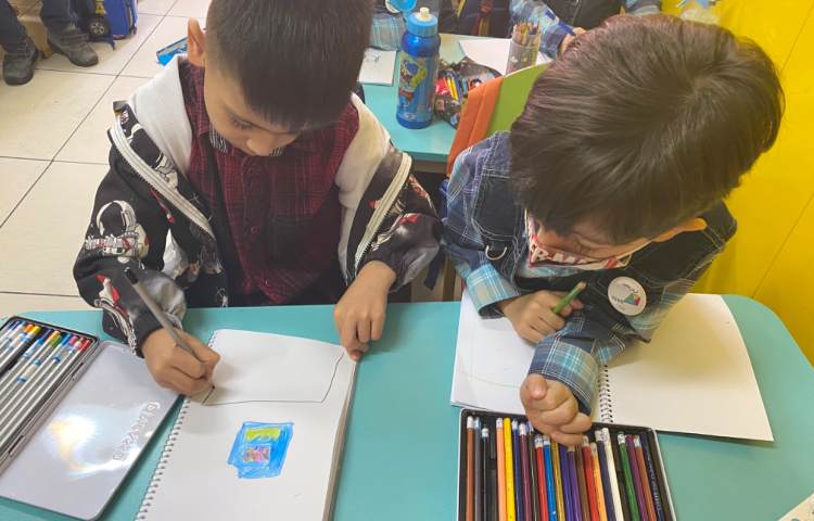 :هنر و خلاقیت،کشیدن شکل هندسی بیضی یا گردی دراز به شکل ماهی، کلاس بادبادک 4