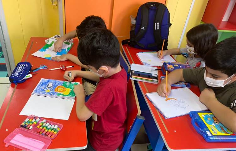 :هنر و خلاقیت، آموزش حیوان شیر، کلاس انگور 1