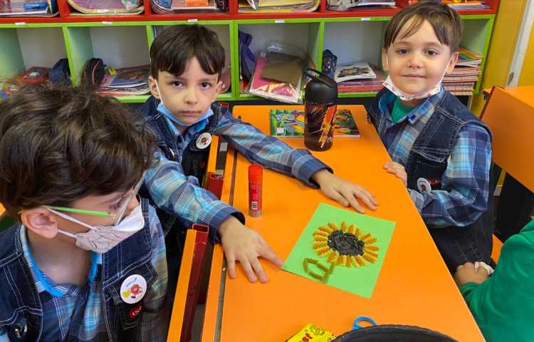 :هنر و خلاقیت با پاستا، کلاس توت فرنگی