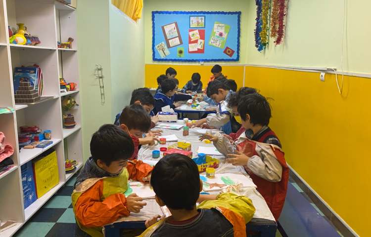 :هنر و خلاقیت، نقاشی درخت بهاری با رنگ انگشتی 11