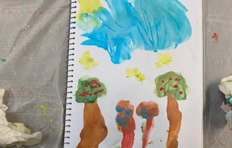 :هنر و خلاقیت، نقاشی درخت بهاری با رنگ انگشتی 5
