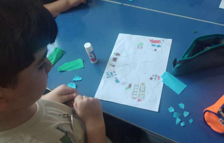 هنر و خلاقیت کلاژ کره زمین 2