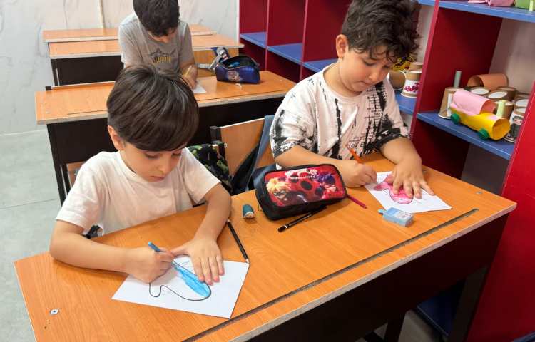 هنر - کشیدن نقاشی دایناسور با دست