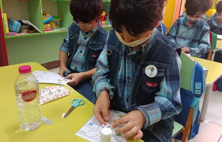 :هوش و خلاقیت با موضوع کاربرگ اشکال و دست ورزی 6