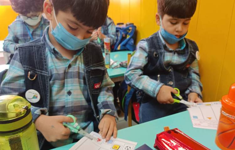 :هوش و خلاقیت با موضوع کاربرگ اشکال و دست ورزی 7