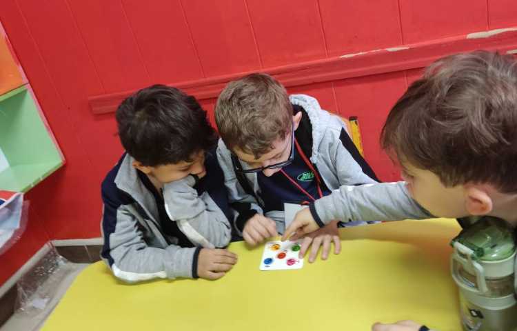 هوش و خلاقیت کارت بازی گروهی 1