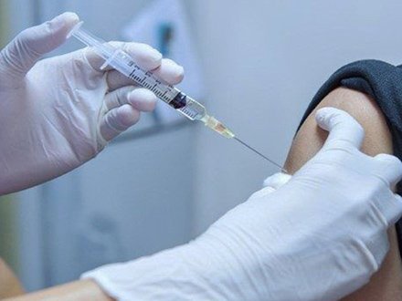 پیش‌بینی اتمام واکسیناسیون معلمان تا 25 مرداد