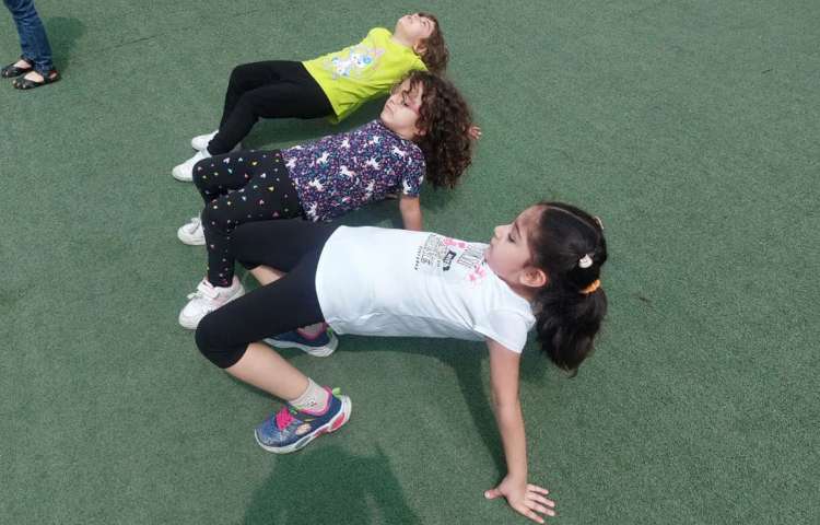 ورزش:نرمش و بازی 3