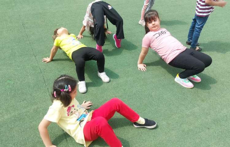 ورزش:نرمش و بازی 6