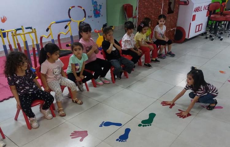 ورزش:نرمش و بازی