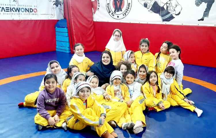 ورزش (مسابقه طناب کشی)