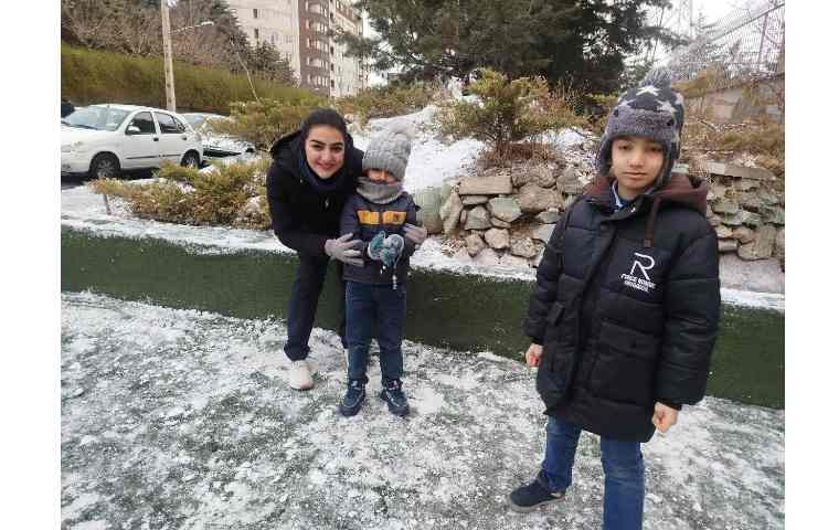 ورود دانش آموزان در یک روز برفی 2