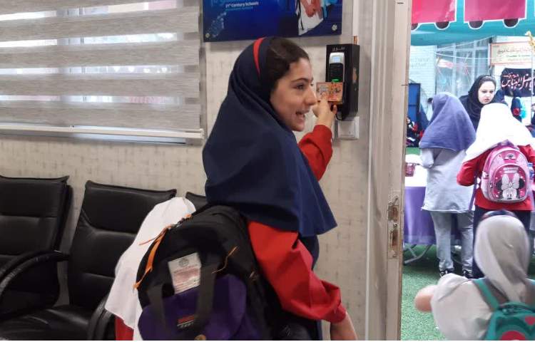 ورود دانش آموزان 3