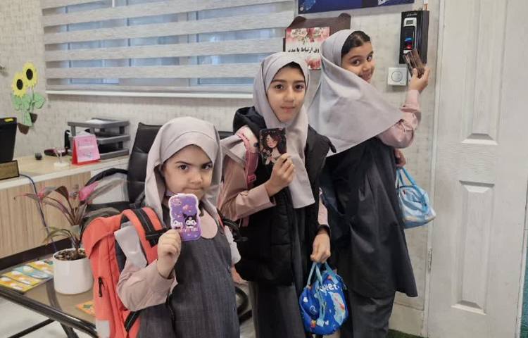 ورود و خروج دانش آموزان 2