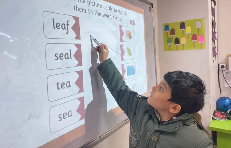 وصل کردن تصاویر به کلمات مربوطه جهت تمرین روخوانی و blending 1