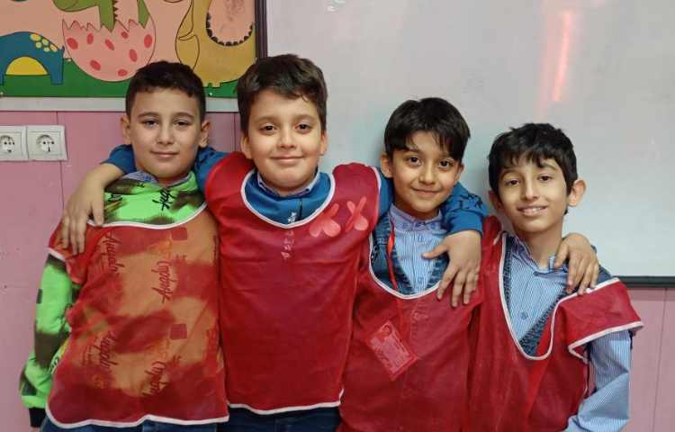 ویدئوی گزیده‌ای از فعالیت های هفته ی ملی علوم در کلاس سوم زحل 1