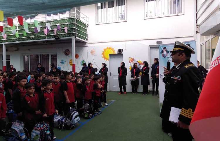 ویژه برنامه هفته دفاع مقدس با حضور دریادار ناخدا اسدی 1