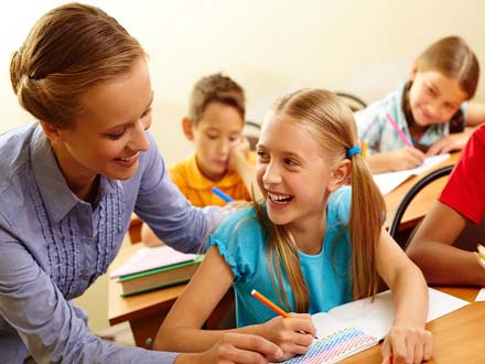 داشتن معلمان توانمند و کارآزموده