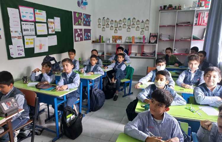 پاسخگویی به سوال هیجان انگیز آقای ریاضی در زنگ ریاضی 2