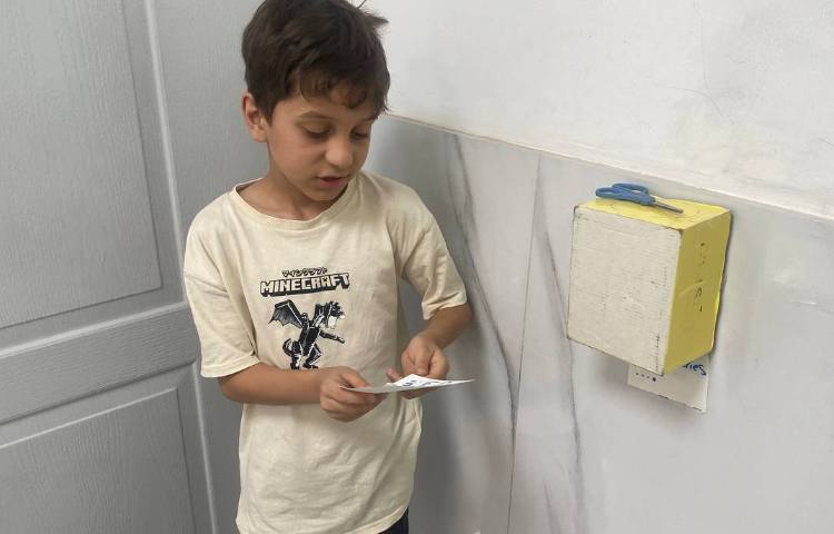 پاسخ به سوالات جای خالی از Reading 1