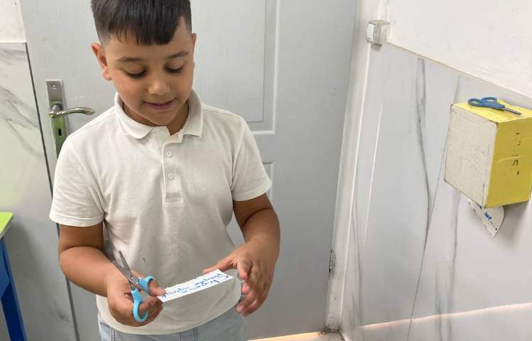 پاسخ به سوالات جای خالی از Reading 4