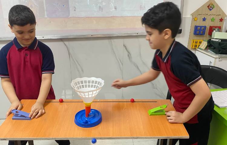 پاسخ به سوالات مربوط به اسامی مرکب با انجام بازی 1