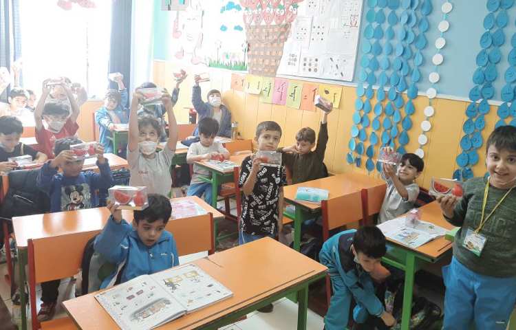 :پایان جشن نشانه اَ و مسابقه ساخت کلمات، کلاس توت فرنگی 2