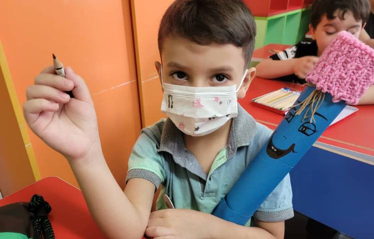 :پایه اول انگور، فارسی(در دست گرفتن مداد)