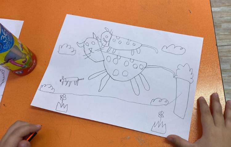 :پایه دوم دریانوردان، کلاس هنر،نقاشی کارتونی از گربه و موش 3