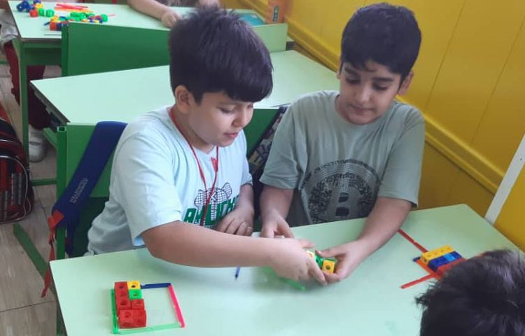 :پایه چهارم اندیشمندان، یادآوری مفهوم محیط و مساحت با بازی و چینه و چوب خط 3