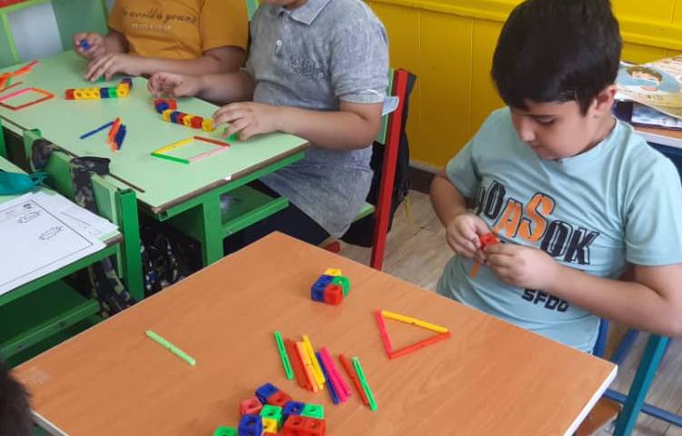 :پایه چهارم اندیشمندان، یادآوری مفهوم محیط و مساحت با بازی و چینه و چوب خط 7