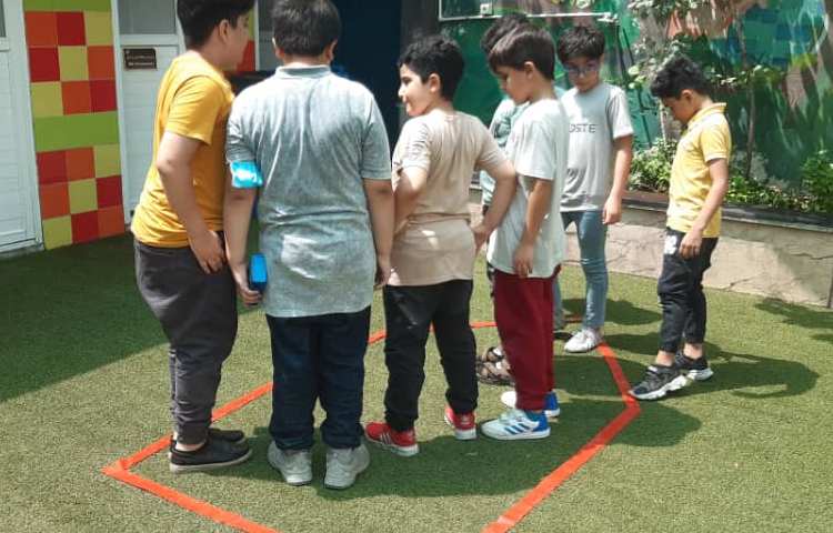 :پایه چهارم اندیشمندان، یادآوری مفهوم محیط و مساحت با بازی و چینه و چوب خط 9