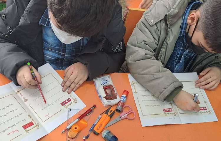 پایه گرامیداشت روز پدر دانش آموزان سوم دبستان علوی شعبه غرب 3