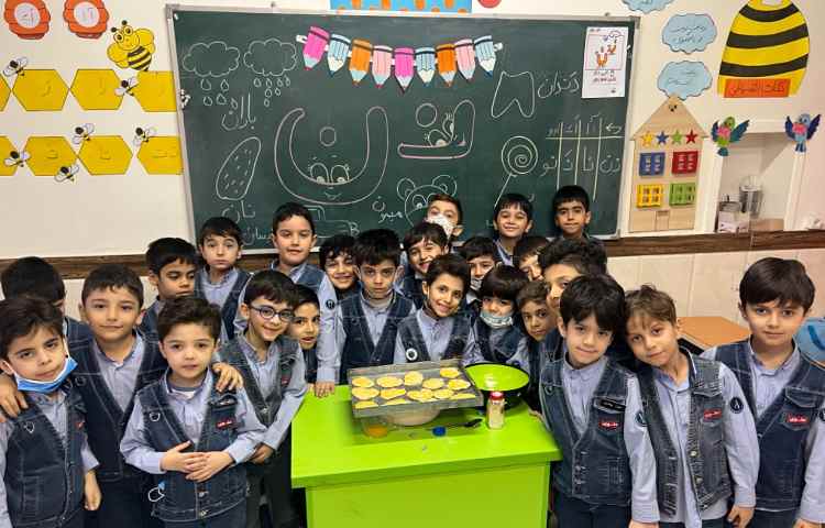 پخت نان جهت آموزش نشانه‌ی (ن) 3