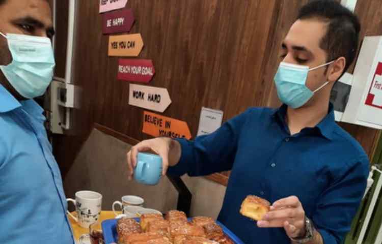 پخش شیرینی و شربت و چای به مناسبت ولادت حضرت رسول اکرم ص و امام جعفر صادق ع 9